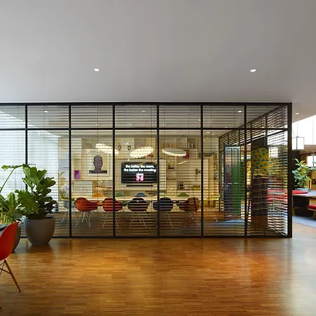 시티즌엠 호텔 4*